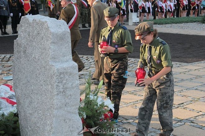Ostrołęczanie uczcili pamięć ofiar II Wojny Światowej w 76. rocznicę zbrojnej agresji sowietów na Polskę [17.09.2015] - zdjęcie #49 - eOstroleka.pl