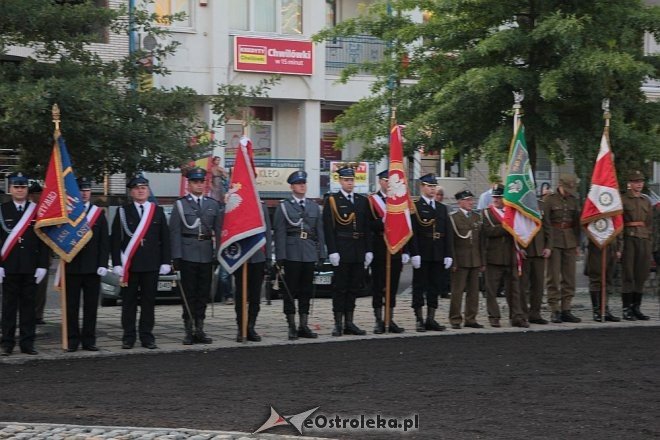 Ostrołęczanie uczcili pamięć ofiar II Wojny Światowej w 76. rocznicę zbrojnej agresji sowietów na Polskę [17.09.2015] - zdjęcie #23 - eOstroleka.pl