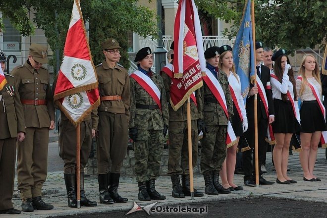 Ostrołęczanie uczcili pamięć ofiar II Wojny Światowej w 76. rocznicę zbrojnej agresji sowietów na Polskę [17.09.2015] - zdjęcie #12 - eOstroleka.pl