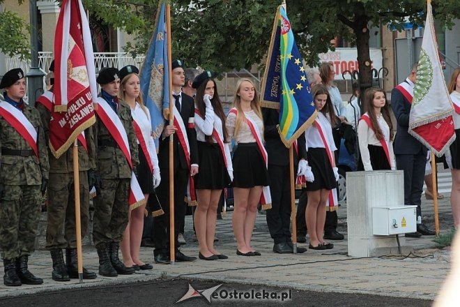 Ostrołęczanie uczcili pamięć ofiar II Wojny Światowej w 76. rocznicę zbrojnej agresji sowietów na Polskę [17.09.2015] - zdjęcie #11 - eOstroleka.pl