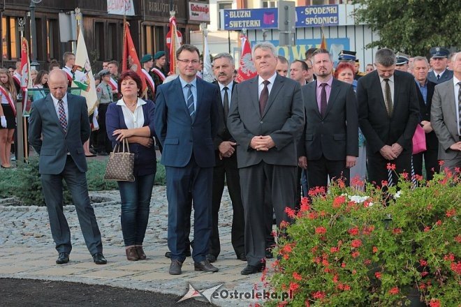 Ostrołęczanie uczcili pamięć ofiar II Wojny Światowej w 76. rocznicę zbrojnej agresji sowietów na Polskę [17.09.2015] - zdjęcie #10 - eOstroleka.pl