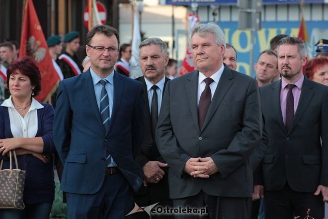 Ostrołęczanie uczcili pamięć ofiar II Wojny Światowej w 76. rocznicę zbrojnej agresji sowietów na Polskę [17.09.2015] - zdjęcie #9 - eOstroleka.pl