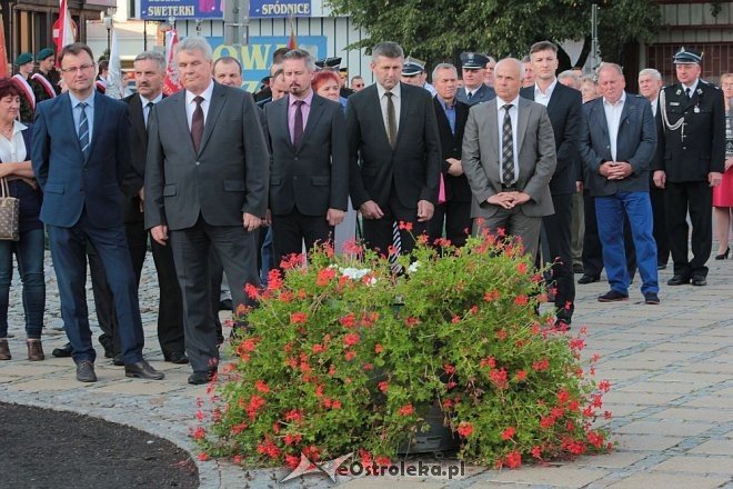 Ostrołęczanie uczcili pamięć ofiar II Wojny Światowej w 76. rocznicę zbrojnej agresji sowietów na Polskę [17.09.2015] - zdjęcie #73 - eOstroleka.pl
