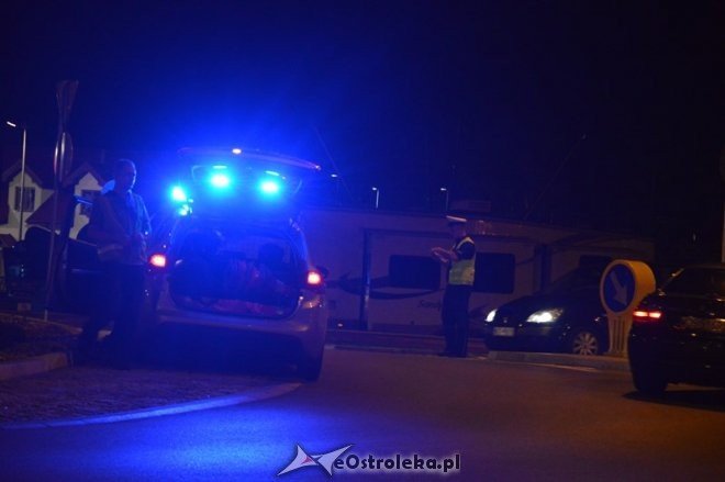 Kolizja na rondzie im. Ryszarda Kuklińskiego [17.09.2015] - zdjęcie #2 - eOstroleka.pl