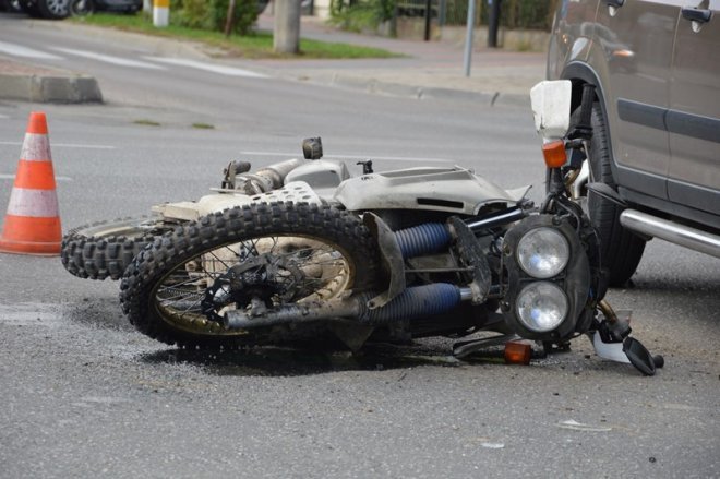 Wypadek na skrzyżowaniu ulic Piłsudskiego i Bogusławskiego [18.09.2015] - zdjęcie #17 - eOstroleka.pl