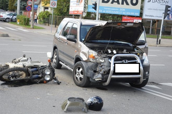 Wypadek na skrzyżowaniu ulic Piłsudskiego i Bogusławskiego [18.09.2015] - zdjęcie #6 - eOstroleka.pl