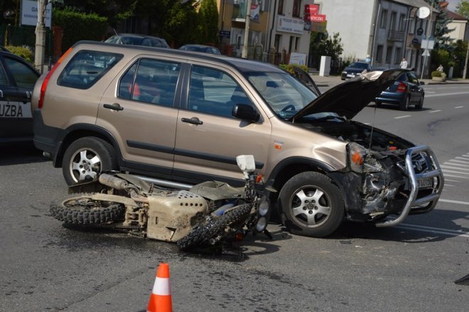 Wypadek na skrzyżowaniu ulic Piłsudskiego i Bogusławskiego [18.09.2015] - zdjęcie #14 - eOstroleka.pl