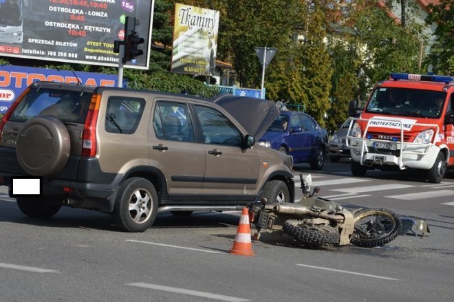Wypadek na skrzyżowaniu ulic Piłsudskiego i Bogusławskiego [18.09.2015] - zdjęcie #13 - eOstroleka.pl