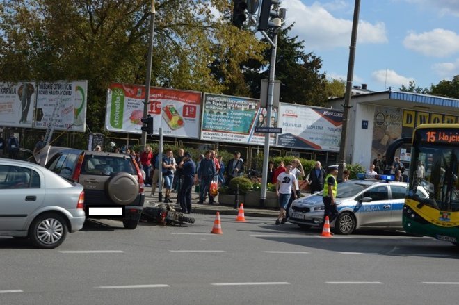 Wypadek na skrzyżowaniu ulic Piłsudskiego i Bogusławskiego [18.09.2015] - zdjęcie #12 - eOstroleka.pl