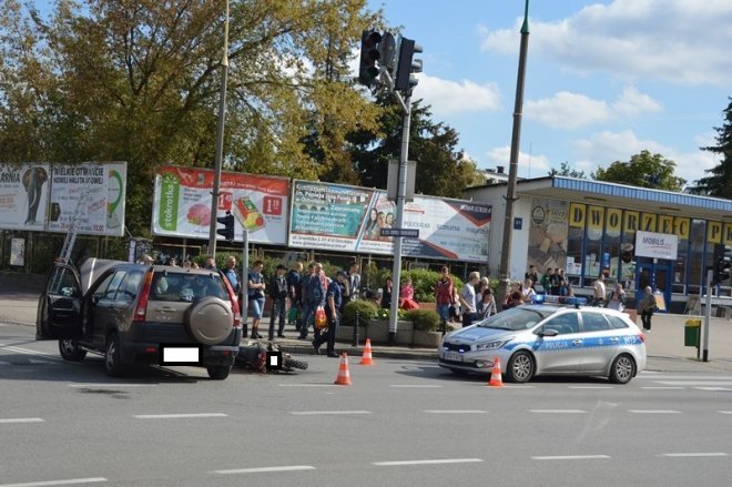 Wypadek na skrzyżowaniu ulic Piłsudskiego i Bogusławskiego [18.09.2015] - zdjęcie #15 - eOstroleka.pl