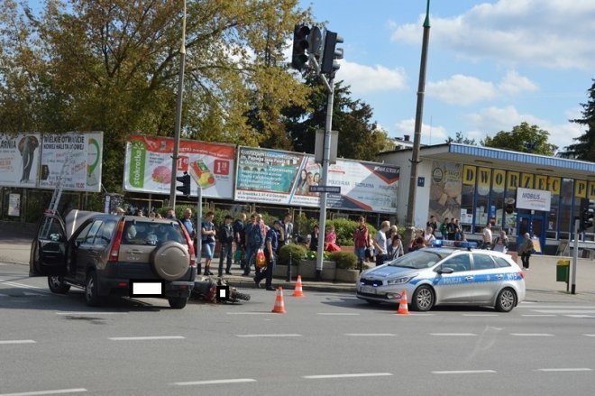 Wypadek na skrzyżowaniu ulic Piłsudskiego i Bogusławskiego [18.09.2015] - zdjęcie #6 - eOstroleka.pl
