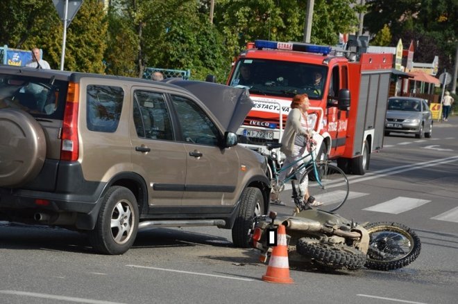 Wypadek na skrzyżowaniu ulic Piłsudskiego i Bogusławskiego [18.09.2015] - zdjęcie #17 - eOstroleka.pl