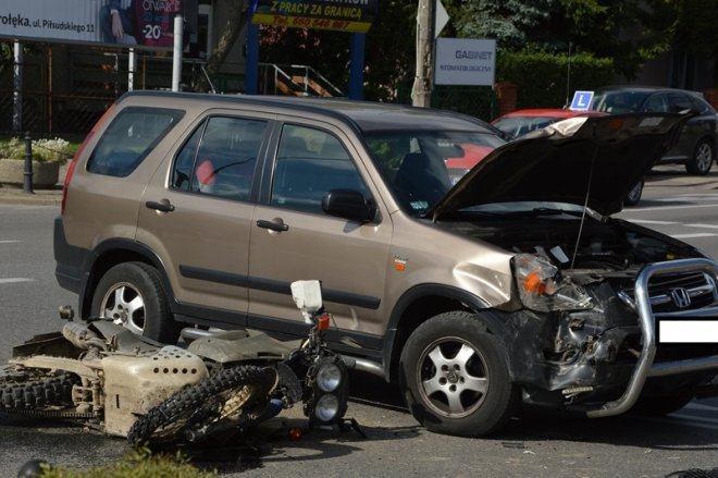Wypadek na skrzyżowaniu ulic Piłsudskiego i Bogusławskiego [18.09.2015] - zdjęcie #20 - eOstroleka.pl