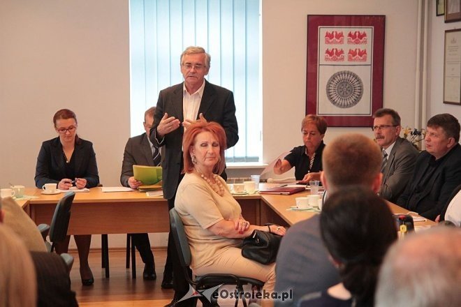 Za nami IX zwyczajna sesja Rady Powiatu w Ostrołęce [18.09.2015] - zdjęcie #3 - eOstroleka.pl