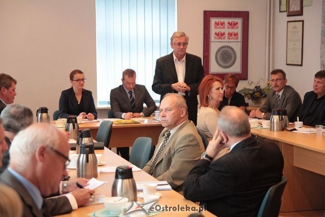 Za nami IX zwyczajna sesja Rady Powiatu w Ostrołęce [18.09.2015] - zdjęcie #17 - eOstroleka.pl