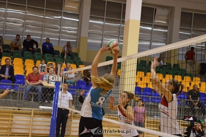 Turniej Piłki Siatkowej Kobiet o Puchar Posła Arkadiusza Czartoryskiego [18.09.2015] - zdjęcie #22 - eOstroleka.pl