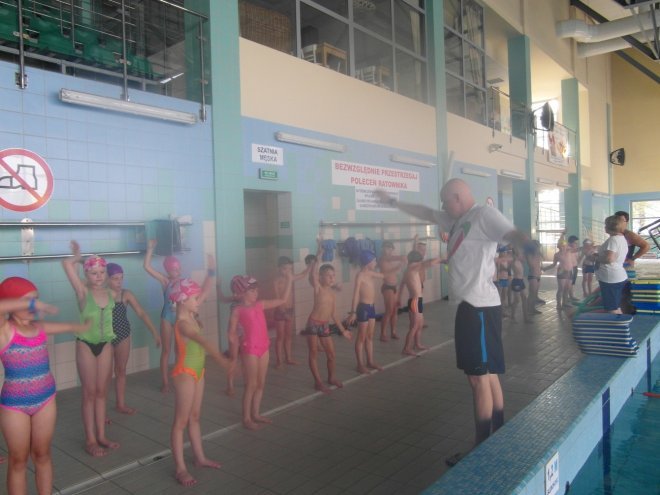 Ruszył program „Umiem Pływać” dla uczniów z Goworowa [18.09.2015] - zdjęcie #3 - eOstroleka.pl