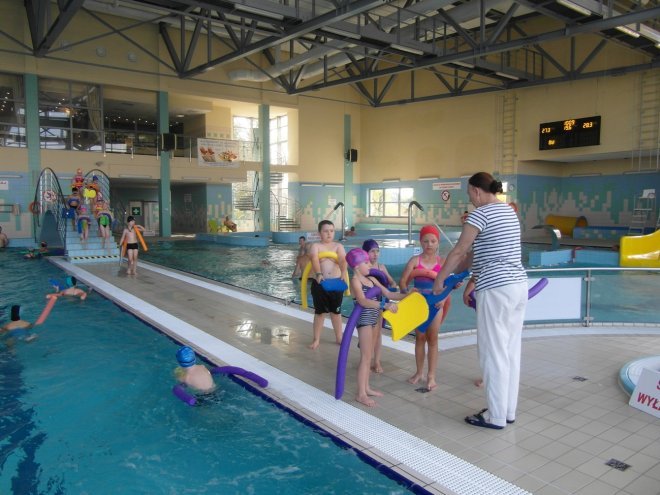 Ruszył program „Umiem Pływać” dla uczniów z Goworowa [18.09.2015] - zdjęcie #9 - eOstroleka.pl