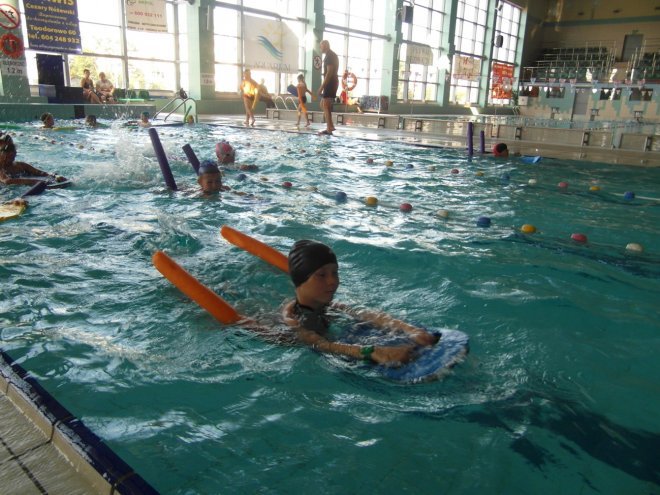 Ruszył program „Umiem Pływać” dla uczniów z Goworowa [18.09.2015] - zdjęcie #13 - eOstroleka.pl