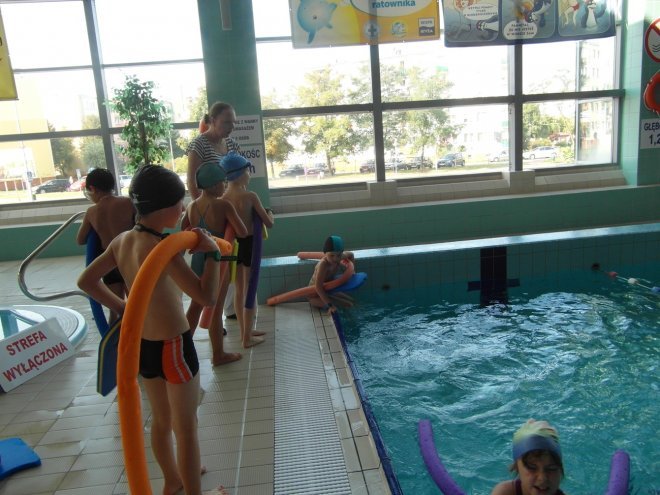 Ruszył program „Umiem Pływać” dla uczniów z Goworowa [18.09.2015] - zdjęcie #20 - eOstroleka.pl
