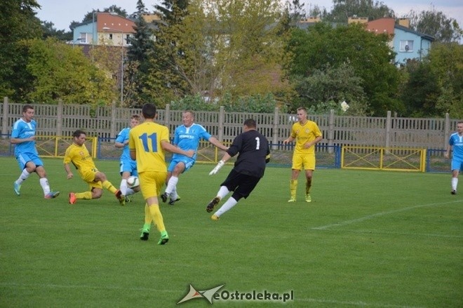Korona Ostrołęka - Wkra Sochocin [19.09.2015] - zdjęcie #8 - eOstroleka.pl
