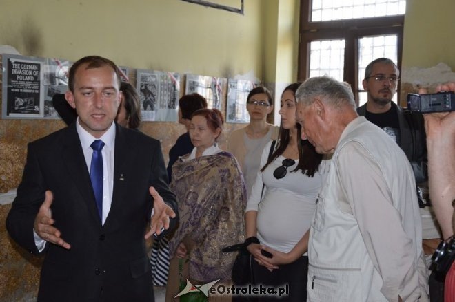 Zwiedzanie budynku Muzeum Żołnierzy Wyklętych [19.09.2015] - zdjęcie #15 - eOstroleka.pl