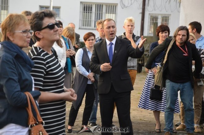 Zwiedzanie budynku Muzeum Żołnierzy Wyklętych [19.09.2015] - zdjęcie #33 - eOstroleka.pl