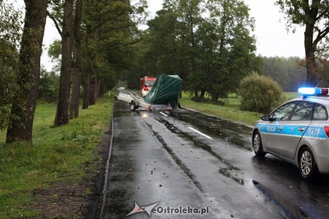 Wypadek pod Myszyńcem. Po czołowym zderzeniu opla z przyczepką DK-53 jest zablokowana [20.09.2015] - zdjęcie #36 - eOstroleka.pl