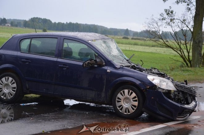 Wypadek pod Myszyńcem. Po czołowym zderzeniu opla z przyczepką DK-53 jest zablokowana [20.09.2015] - zdjęcie #27 - eOstroleka.pl