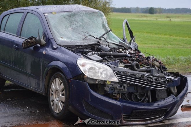 Wypadek pod Myszyńcem. Po czołowym zderzeniu opla z przyczepką DK-53 jest zablokowana [20.09.2015] - zdjęcie #9 - eOstroleka.pl