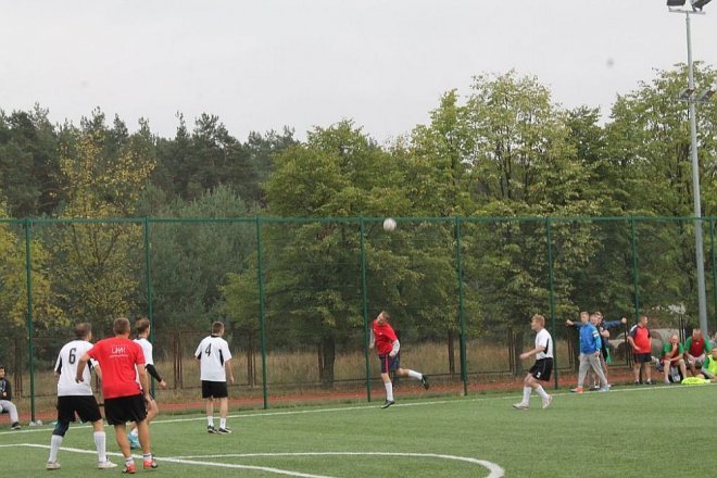 Drużna z Lipnik najlepsza w II Samorządowym Turnieju Piłki Nożnej w Łysych [22.09.2015] - zdjęcie #4 - eOstroleka.pl