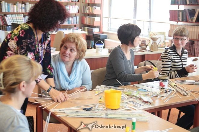 Warsztaty wikliniarstwa papierowego w Bibliotece Pedagogicznej [23.09.2015] - zdjęcie #32 - eOstroleka.pl