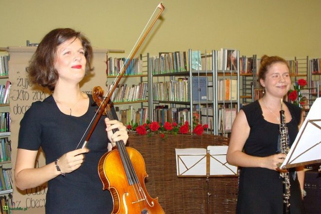 Koncert muzyki barokowej w kadzidlańskiej bibliotece [23.09.2015] - zdjęcie #10 - eOstroleka.pl