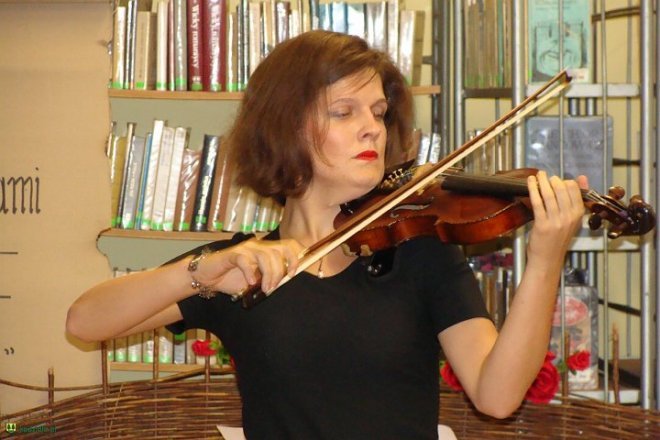 Koncert muzyki barokowej w kadzidlańskiej bibliotece [23.09.2015] - zdjęcie #16 - eOstroleka.pl
