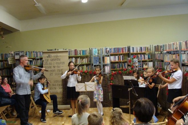 Koncert muzyki barokowej w kadzidlańskiej bibliotece [23.09.2015] - zdjęcie #18 - eOstroleka.pl
