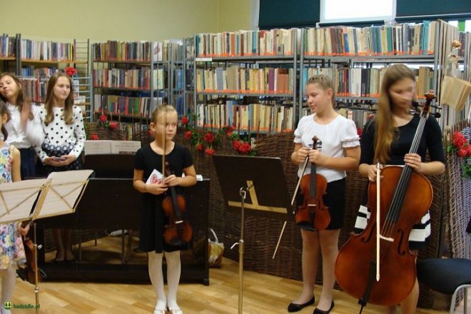 Koncert muzyki barokowej w kadzidlańskiej bibliotece [23.09.2015] - zdjęcie #32 - eOstroleka.pl