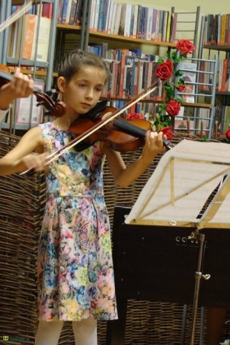 Koncert muzyki barokowej w kadzidlańskiej bibliotece [23.09.2015] - zdjęcie #41 - eOstroleka.pl