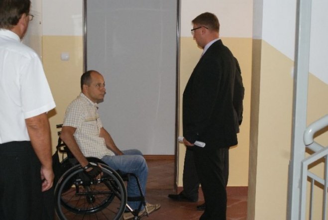 Odbiór nowych mieszkań socjalnych (28.08.09) - zdjęcie #4 - eOstroleka.pl