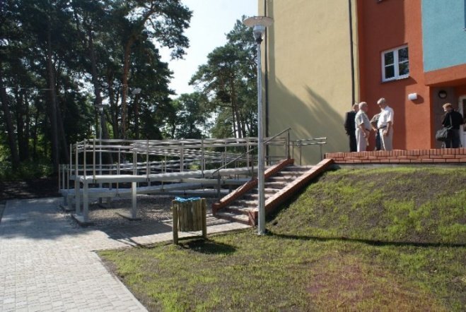 Odbiór nowych mieszkań socjalnych (28.08.09) - zdjęcie #1 - eOstroleka.pl