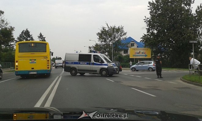 Wypadek na 11 Listopada: Ranny motocyklista zabrany do szpitala [24.09.2015] - zdjęcie #1 - eOstroleka.pl