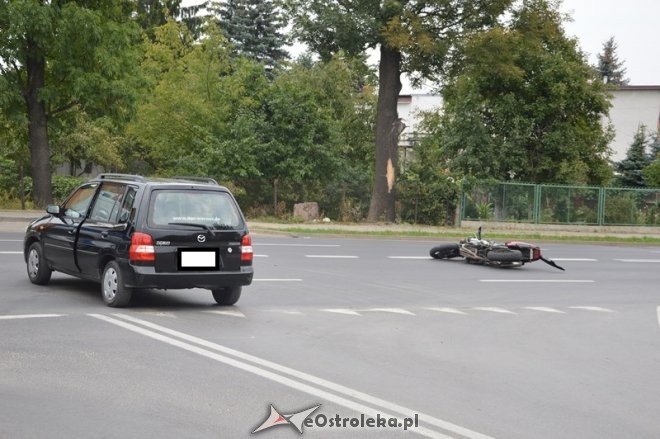 Wypadek na 11 Listopada: Ranny motocyklista zabrany do szpitala [24.09.2015] - zdjęcie #6 - eOstroleka.pl