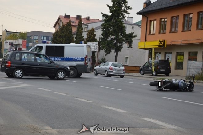 Wypadek na 11 Listopada: Ranny motocyklista zabrany do szpitala [24.09.2015] - zdjęcie #9 - eOstroleka.pl