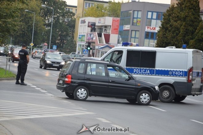 Wypadek na 11 Listopada: Ranny motocyklista zabrany do szpitala [24.09.2015] - zdjęcie #13 - eOstroleka.pl