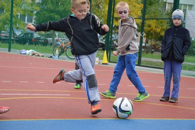 Festyn dla dzieci przy ul. Sienkiewicza [26.09.2015] - zdjęcie #17 - eOstroleka.pl