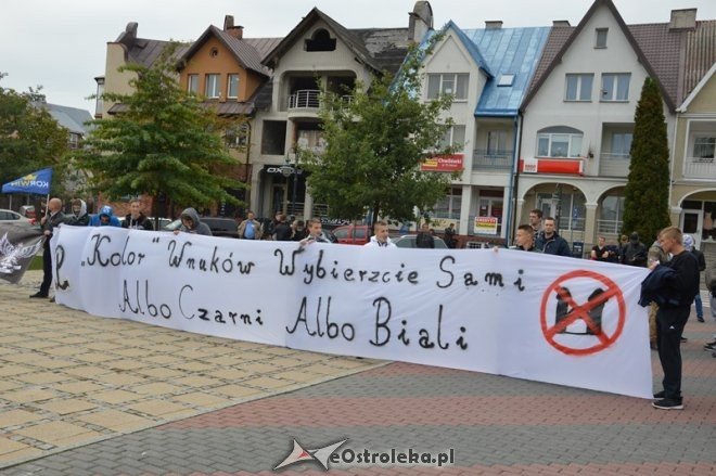 Protest przeciwko imigrantom [26.09.2015] - zdjęcie #1 - eOstroleka.pl