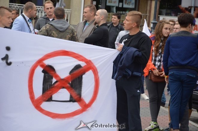Protest przeciwko imigrantom [26.09.2015] - zdjęcie #10 - eOstroleka.pl
