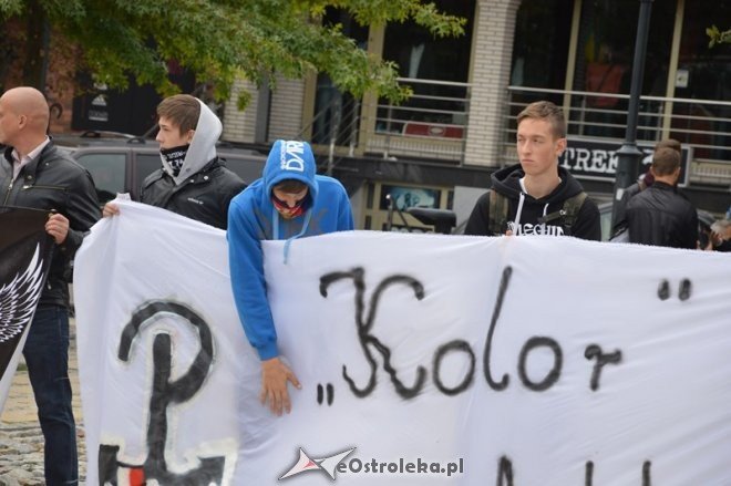 Protest przeciwko imigrantom [26.09.2015] - zdjęcie #12 - eOstroleka.pl