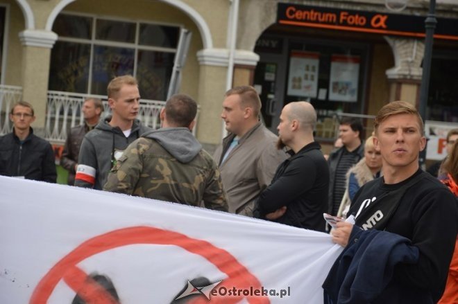 Protest przeciwko imigrantom [26.09.2015] - zdjęcie #15 - eOstroleka.pl