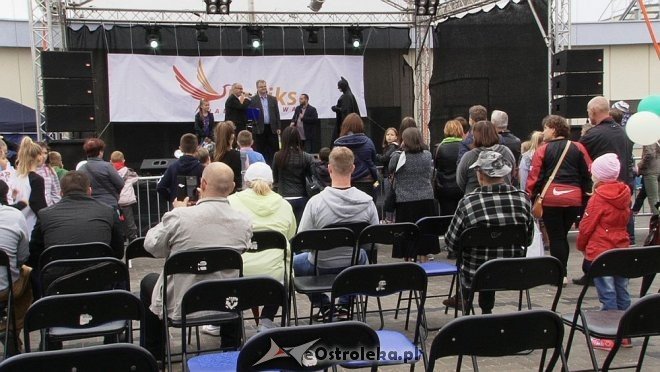 Pokaz mody na otwarciu Hali Targowej Kurpiowskiego Centrum Handlowo-Usługowego w Ostrołęce [26.09.2015] - zdjęcie #119 - eOstroleka.pl