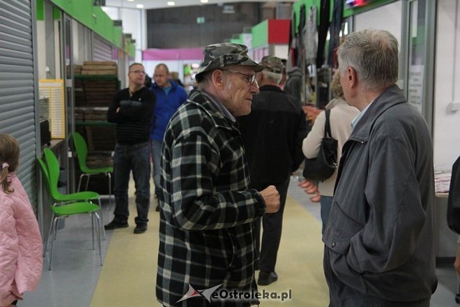Pokaz mody na otwarciu Hali Targowej Kurpiowskiego Centrum Handlowo-Usługowego w Ostrołęce [26.09.2015] - zdjęcie #91 - eOstroleka.pl